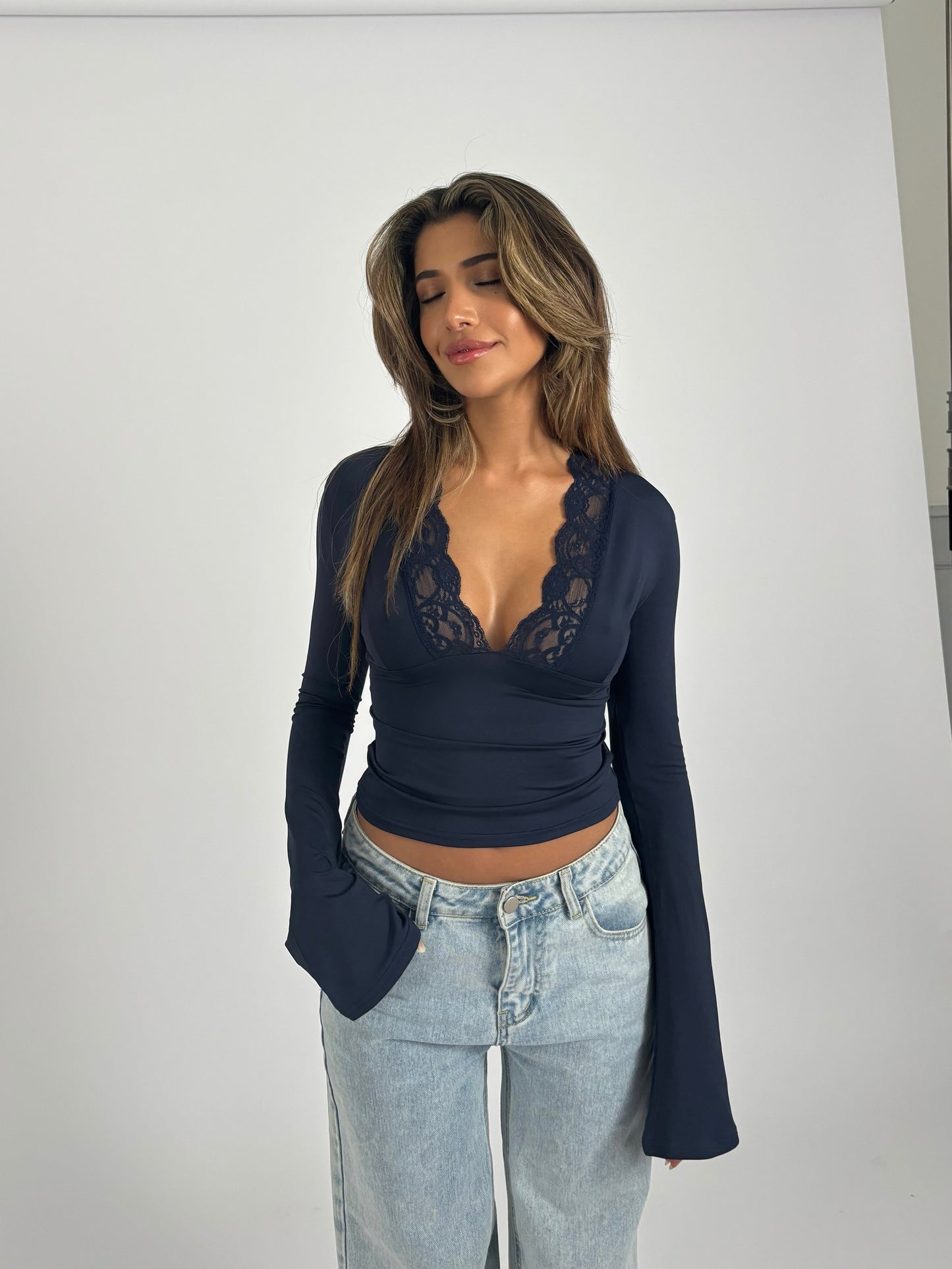 ARIA | Top Luna Kiss