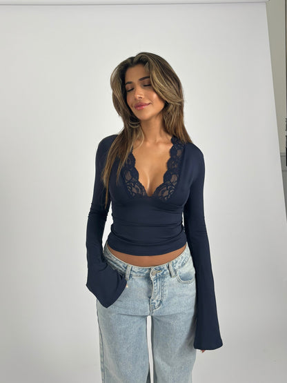 ARIA | Top Luna Kiss