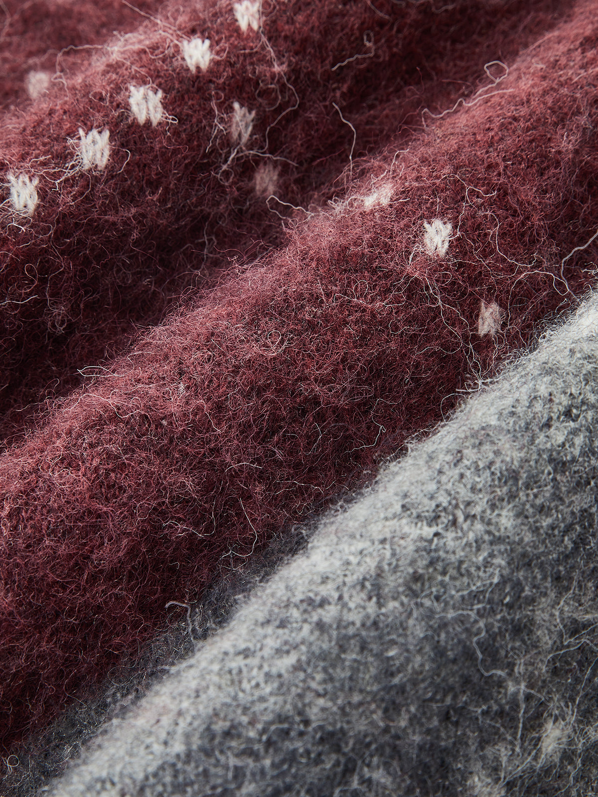 Pull à col roulé en laine mélangée à losanges