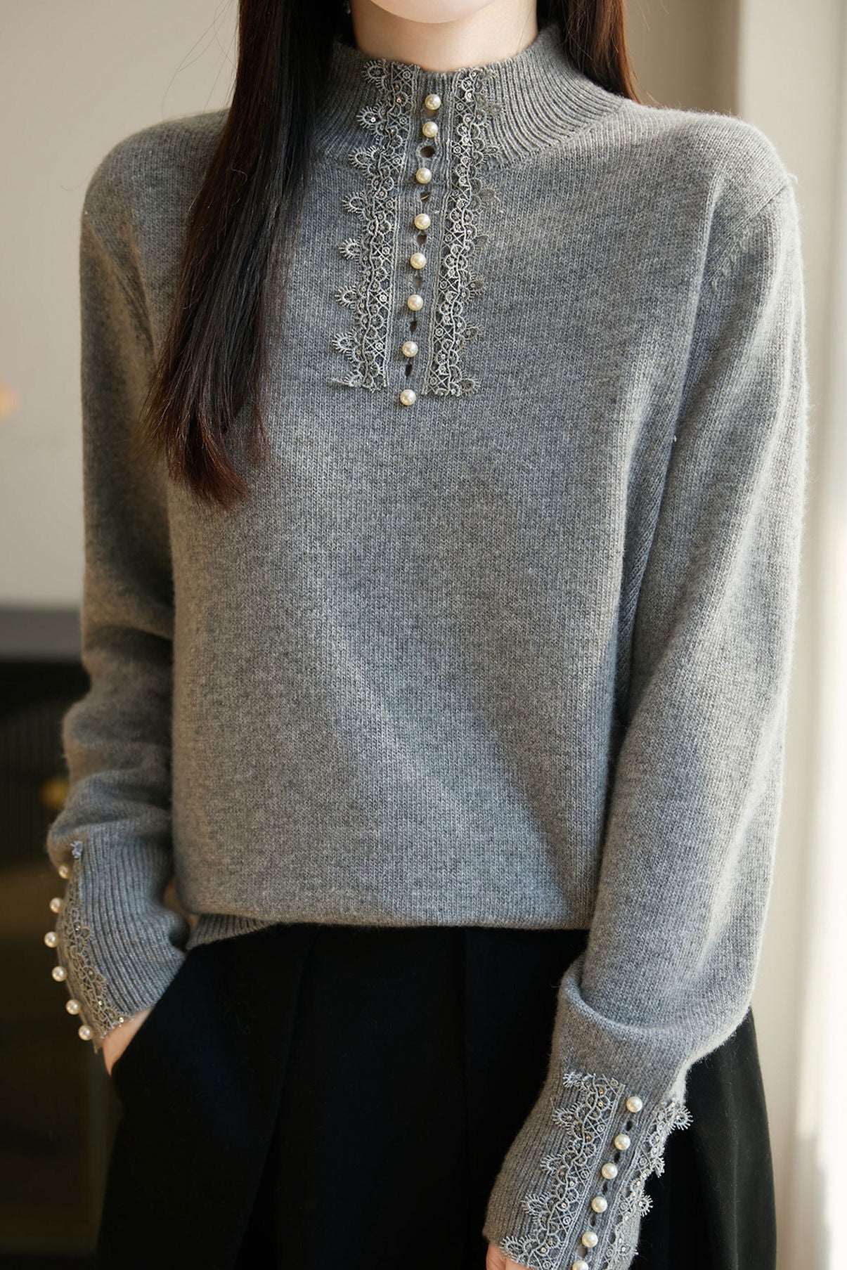 Pull tricoté élégant décontracté à col montant mi-haut, avec perles et dentelle, manches longues