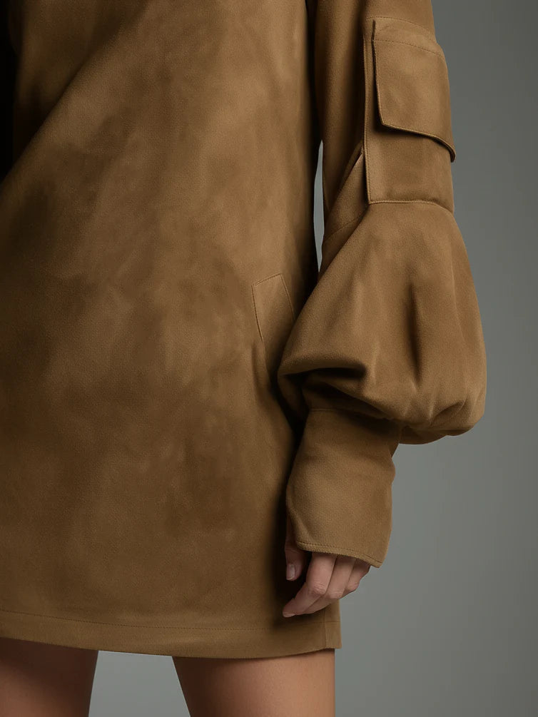 Florence | Robe mini ample en suède avec col montant