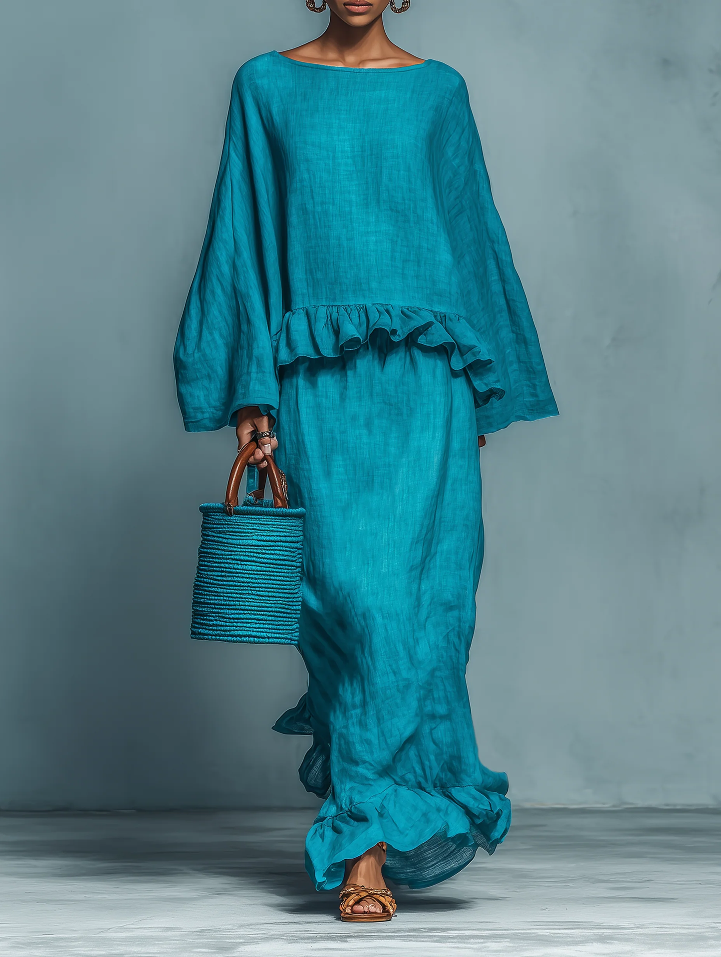 Blouse Bleue Volante Et Ensemble Jupe Droite