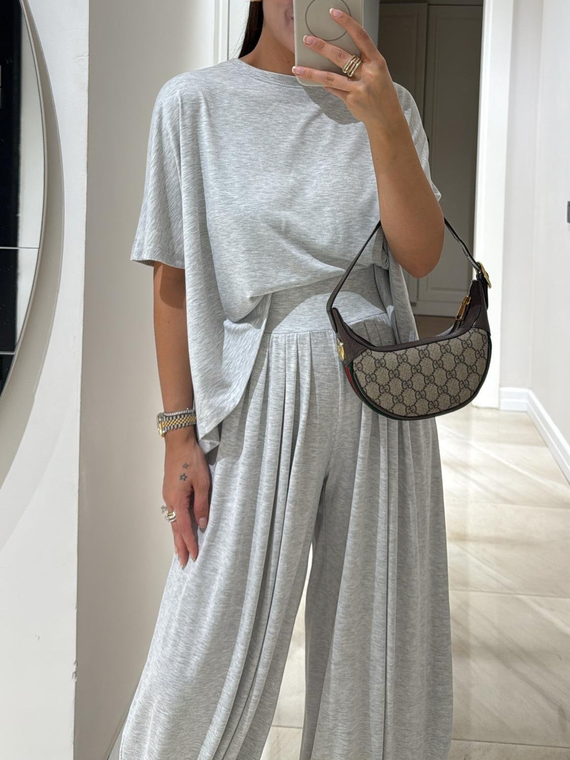 Ensemble Haut Casual Gris Clair et Pantalons Amples