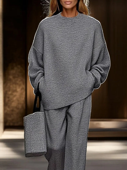 Ensemble décontracté en gris confortable avec haut et pantalon large