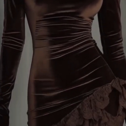 Robe asymétrique élégante ornée de dentelle pour femme | Confortable et stylée